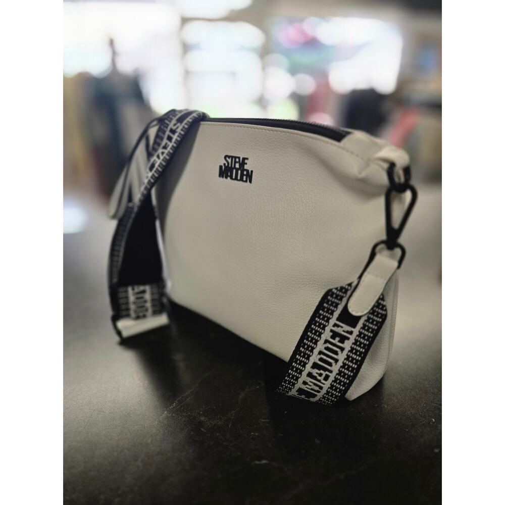 Steve Madden Nikki White Pebbled‎ Vegan Leather Crossbody Bag Logo Strap OS